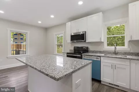 Kitchen - 915 Eastern Ave NE, Capitol Heights, MD 20743 photo 2 of 3