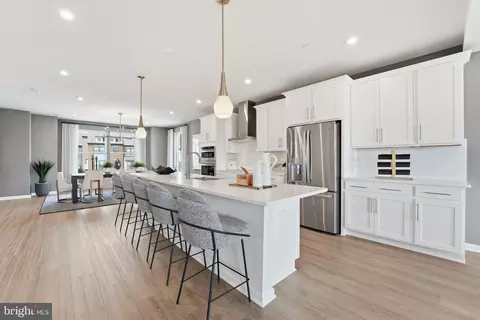 6730 Penrose Ln, Hyattsville, MD 20782