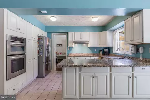 Kitchen - 8701 Oxwell Ln, Laurel, MD 20708 photo 4 of 5