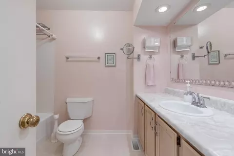 Bath - 8701 Oxwell Ln, Laurel, MD 20708 photo 2 of 3