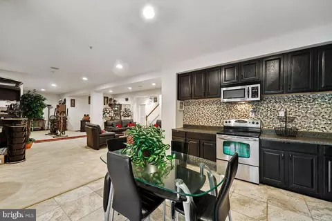 Kitchen - 7314 Caledon Ct, Laurel, MD 20707 photo 3 of 4