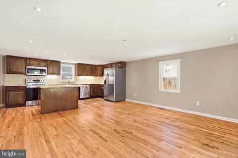 6713 Boxwood Dr, Morningside, MD 20746