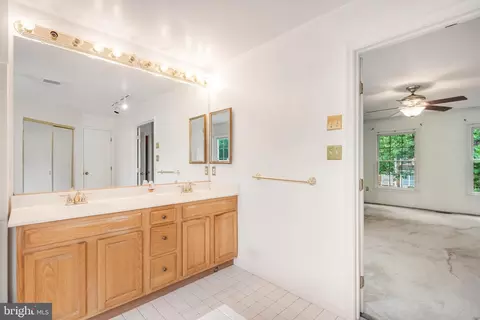 Bath - 9614 Bald Hill Rd, Bowie, MD 20721 photo 3 of 6