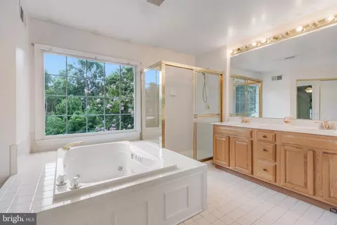 Bath - 9614 Bald Hill Rd, Bowie, MD 20721 photo 2 of 6