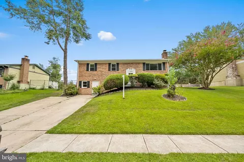 4808 Parkmont Ln, Marlboro, MD 20772