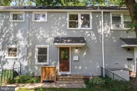 20 Hillside Rd #L, Greenbelt, MD 20770