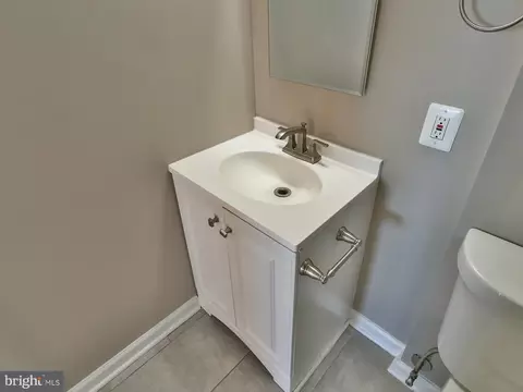 Bath - 1836 Metzerott Rd #1806, Hyattsville, MD 20783 photo 2 of 2