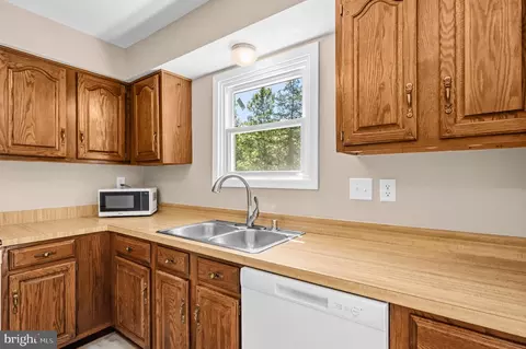 Kitchen - 10107 Snowden Rd, Laurel, MD 20708 photo 2 of 3
