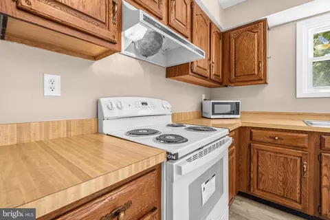 Kitchen - 10107 Snowden Rd, Laurel, MD 20708 photo 3 of 3