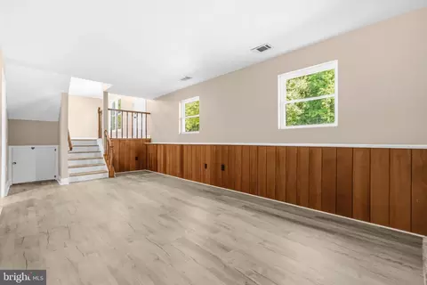 Living - 10107 Snowden Rd, Laurel, MD 20708 photo 8 of 10
