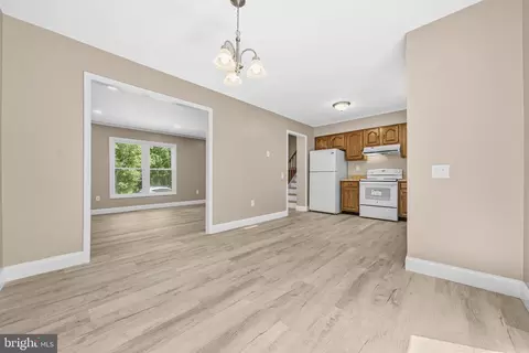 Entry Way - 10107 Snowden Rd, Laurel, MD 20708 photo 3 of 4