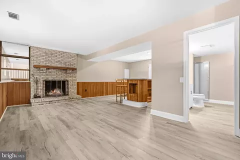 Living - 10107 Snowden Rd, Laurel, MD 20708 photo 10 of 10