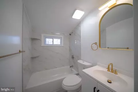 Bath - 1007 Drum Ave, Capitol Heights, MD 20743 photo 2 of 2