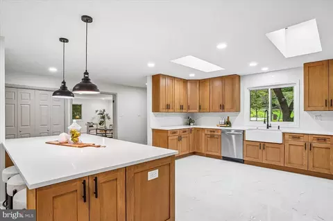 Kitchen - 6300 Hickory Bnd, Clinton, MD 20735 photo 2 of 2