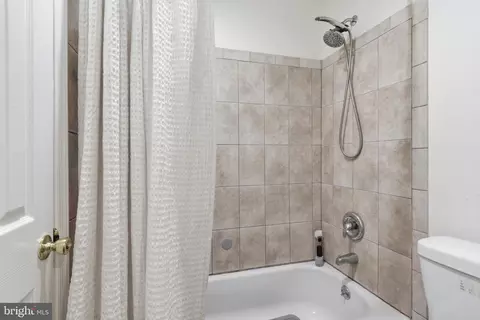 Bath - 4433 Cornwall Ct, Marlboro, MD 20772 photo 2 of 3