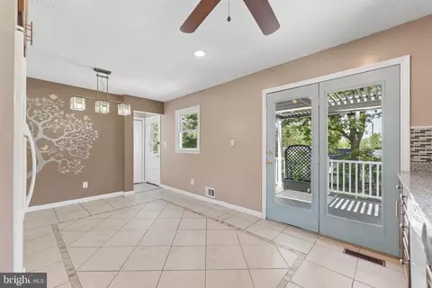 Entry Way - 8816 Saunders Ln, Lanham, MD 20706 photo 3 of 6
