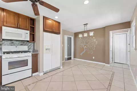 Entry Way - 8816 Saunders Ln, Lanham, MD 20706 photo 2 of 6