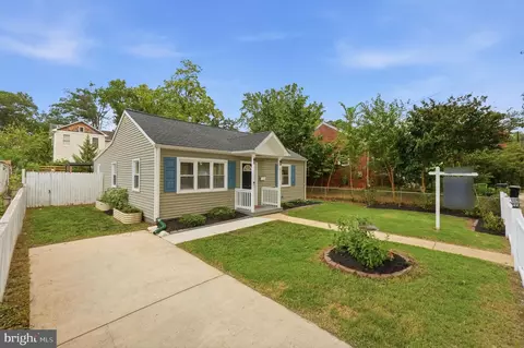 4321 39th Pl, Brentwood, MD 20722