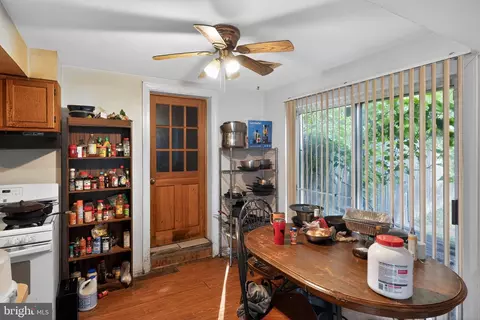 Entry Way - 1310 Alberta Dr, District Heights, MD 20747 photo 5 of 7