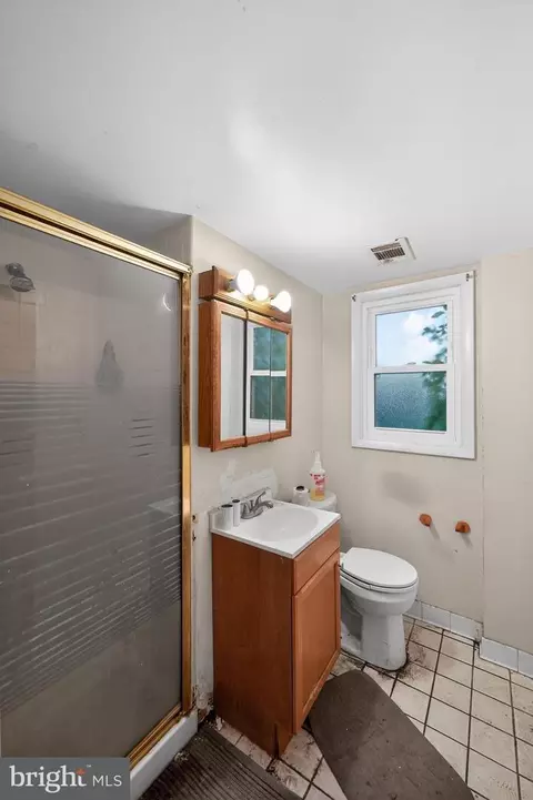 Bath - 1310 Alberta Dr, District Heights, MD 20747 photo 2 of 3