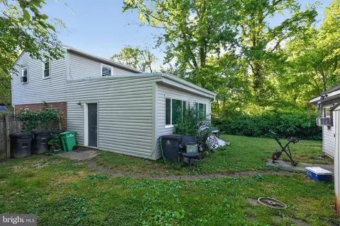 Exterior - 1310 Alberta Dr, District Heights, MD 20747 photo 5 of 6
