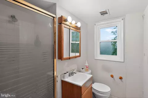 Bath - 1310 Alberta Dr, District Heights, MD 20747 photo 1 of 3