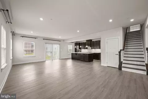 Living - 800 Moore Gate Way, Bowie, MD 20716 photo 6 of 8