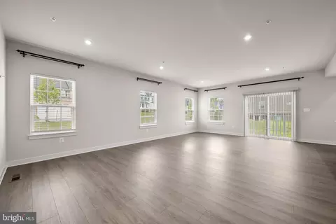 Living - 800 Moore Gate Way, Bowie, MD 20716 photo 5 of 8