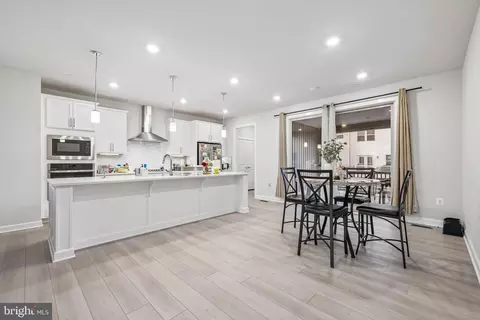 Entry Way - 109 Green Branch Rd, Laurel, MD 20708 photo 5 of 12