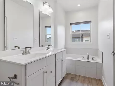 Entry Way - 143 Lyons Creek Dr, Laurel, MD 20708 photo 3 of 3