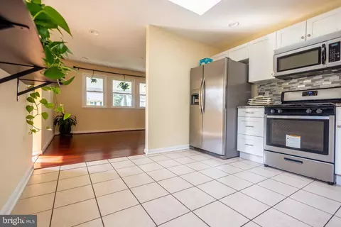 Entry Way - 9010 3rd St, Lanham, MD 20706 photo 2 of 2