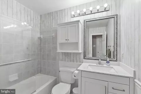 Bath - 15746 Pointer Ridge Dr, Bowie, MD 20716 photo 2 of 3