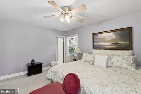 Bedroom - 15746 Pointer Ridge Dr, Bowie, MD 20716 photo 7 of 10