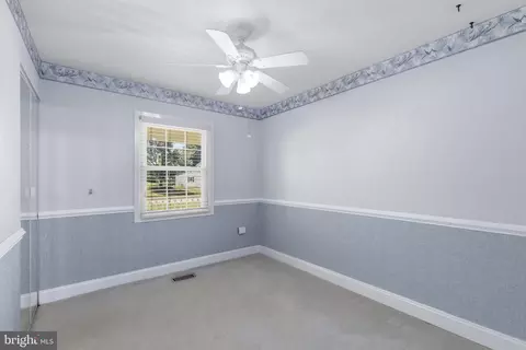 Bedroom - 15746 Pointer Ridge Dr, Bowie, MD 20716 photo 9 of 10