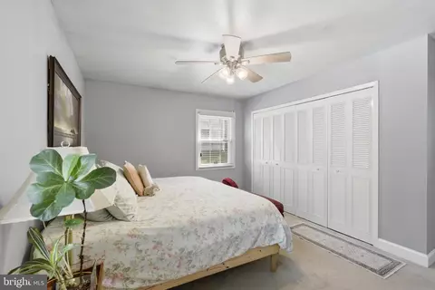 Bedroom - 15746 Pointer Ridge Dr, Bowie, MD 20716 photo 8 of 10