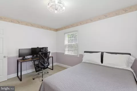 Bedroom - 15746 Pointer Ridge Dr, Bowie, MD 20716 photo 5 of 10