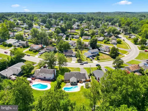 View/Area - 15746 Pointer Ridge Dr, Bowie, MD 20716 photo 4 of 6