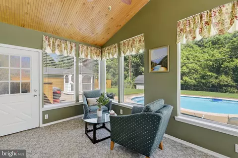 Exterior - 15746 Pointer Ridge Dr, Bowie, MD 20716 photo 3 of 8