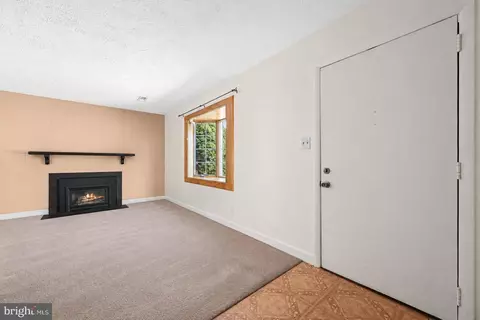 Living - 934 West St, Laurel, MD 20707 photo 1 of 5