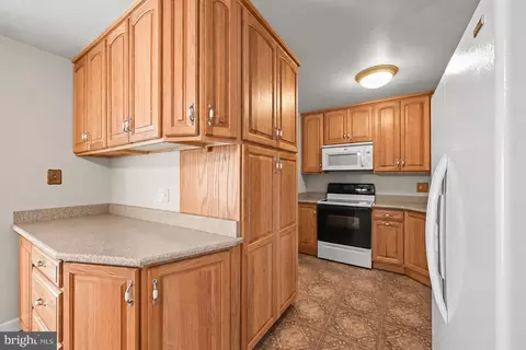 Kitchen - 934 West St, Laurel, MD 20707 photo 1 of 3