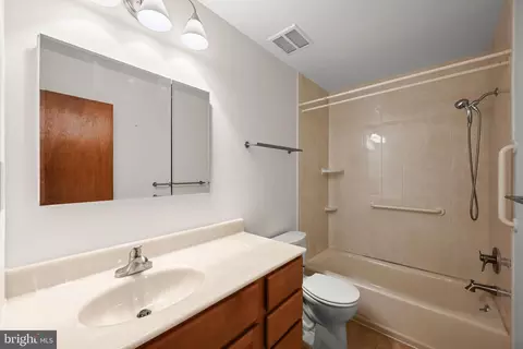 Bath - 934 West St, Laurel, MD 20707 photo 1 of 1