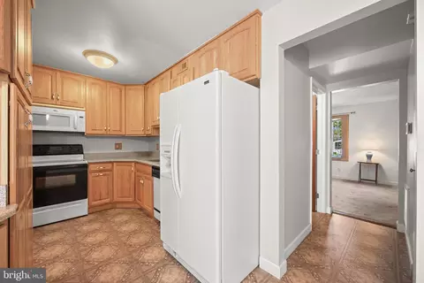Entry Way - 934 West St, Laurel, MD 20707 photo 1 of 5