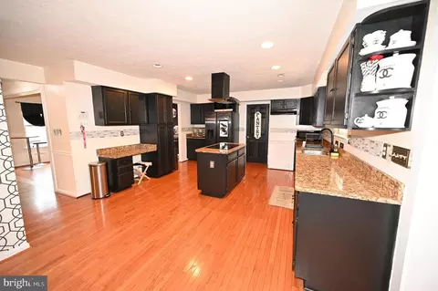 Kitchen - 5800 Bost, Clinton, MD 20735 photo 5 of 6