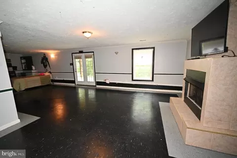 Living - 5800 Bost, Clinton, MD 20735 photo 3 of 4