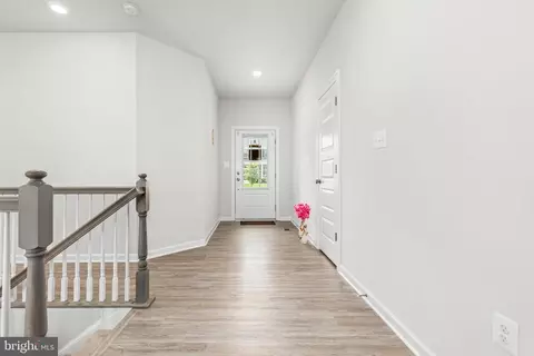 Entry Way - 5812 E Williamson Ct, Brandywine, MD 20613 photo 2 of 13