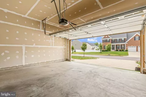 Entry Way - 5812 E Williamson Ct, Brandywine, MD 20613 photo 13 of 13