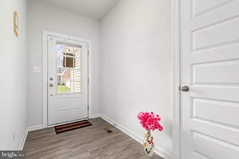 Entry Way - 5812 E Williamson Ct, Brandywine, MD 20613 photo 1 of 13