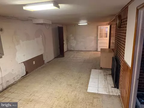 Living - 9309 Tuckerman St, Lanham, MD 20706 photo 2 of 3
