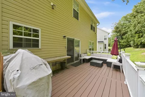 Exterior - 9009 Eldon Dr, Clinton, MD 20735 photo 3 of 4