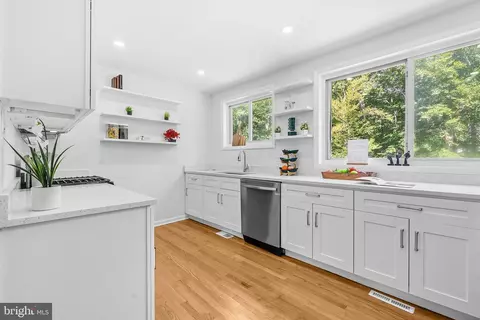Kitchen - 8618 Lantern Ln, Clinton, MD 20735 photo 4 of 5